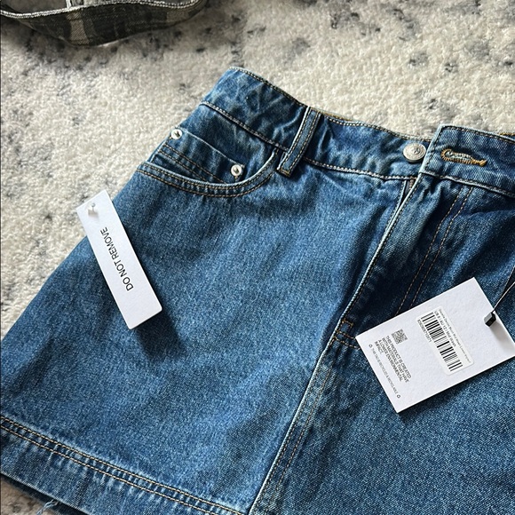Princess Polly gazelle Denim skirt mid wash lower impact size 8 - Picture 2 of 4